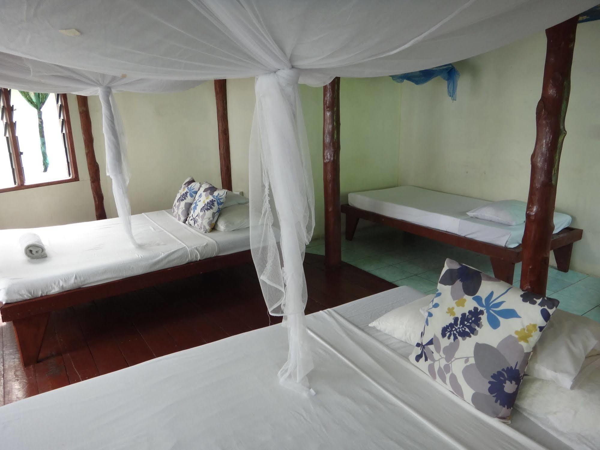 Vaimoana Seaside Lodge Savai'i Island Екстер'єр фото
